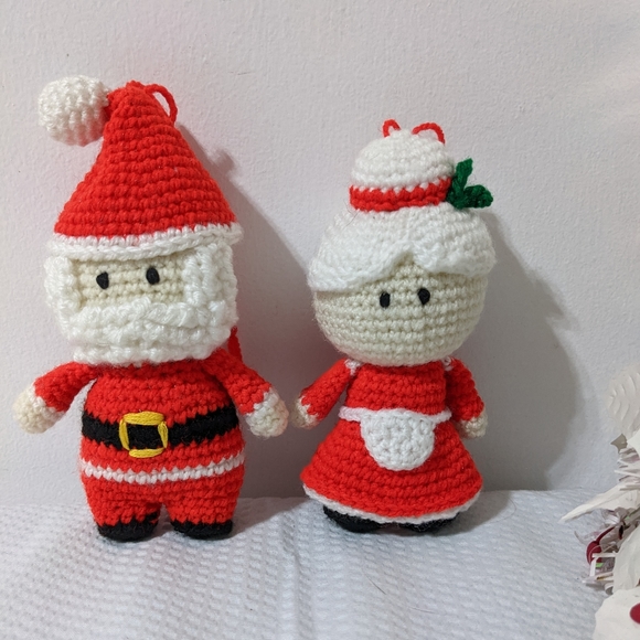 NEW Mr & Mrs Santa Clause HAND CRAFTED Crochet! - Picture 3 of 5